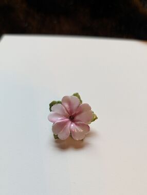 🌷 CLOSET CLEAN OUT SALE 🌷 English Porcelain Pink Flower Brooch